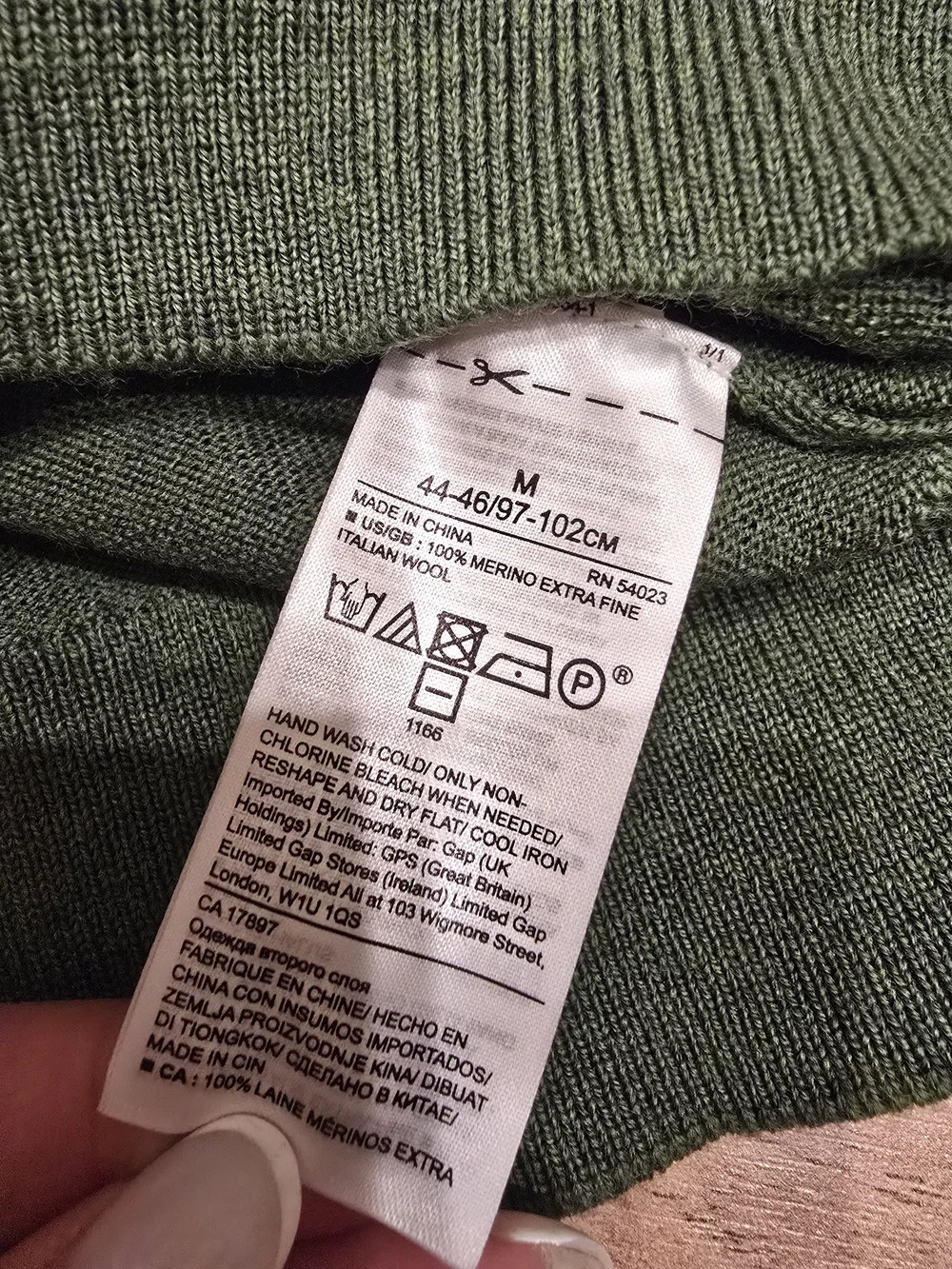 Banana Republic 100 % Merino Wool Men's Olive Green Crewneck Sweater